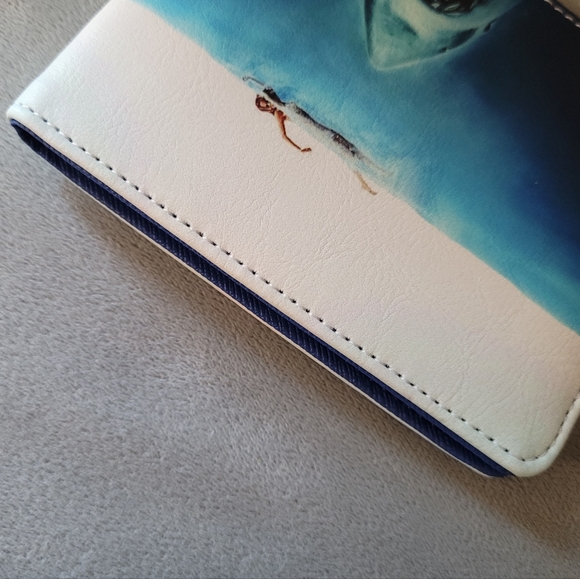 Jaws Wallet - Picture 7 of 16